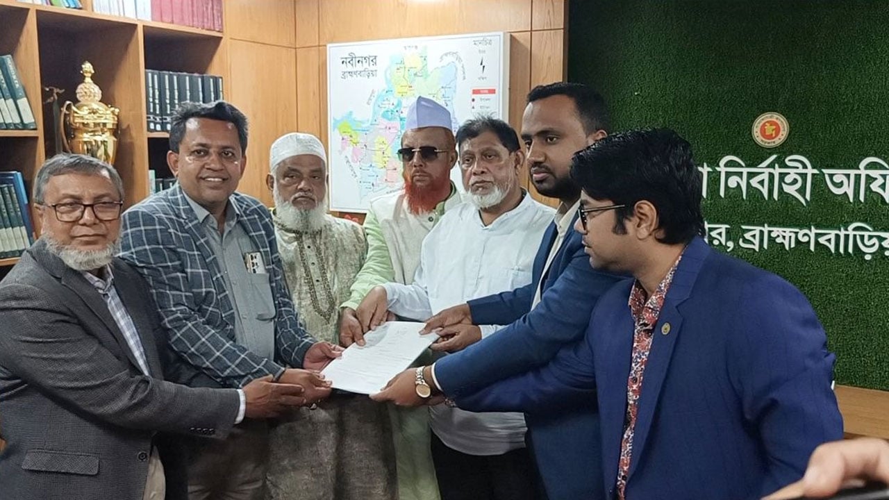 ধানের শীষের আশায় তাপসের মনোনয়নপত্র সংগ্রহ করলেন বিএনপি নেতারা