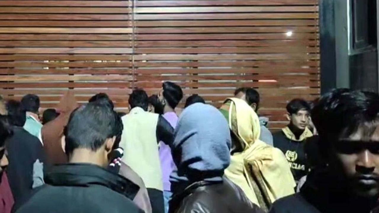 নারায়ণগঞ্জে সিমেন্ট কারখানায় বিস্ফোরণ, ৮ শ্রমিক দগ্ধ