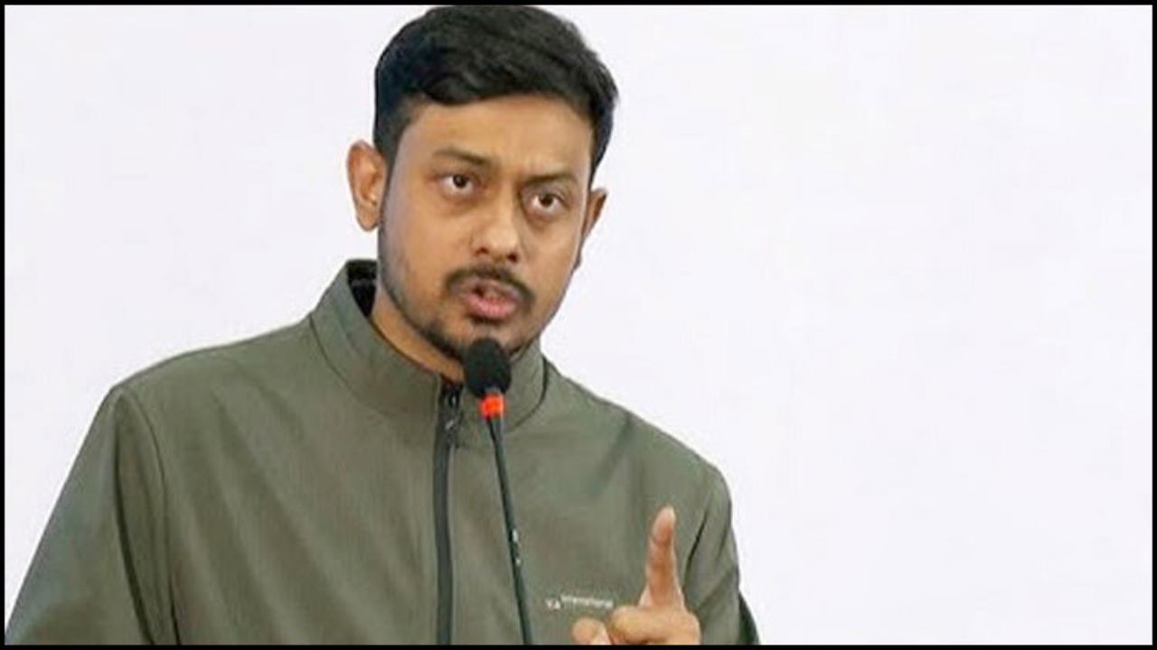সাগরের পাড়ে বসে রাষ্ট্র নিয়ে গভীরভাবে ভাবতে চেয়েছি