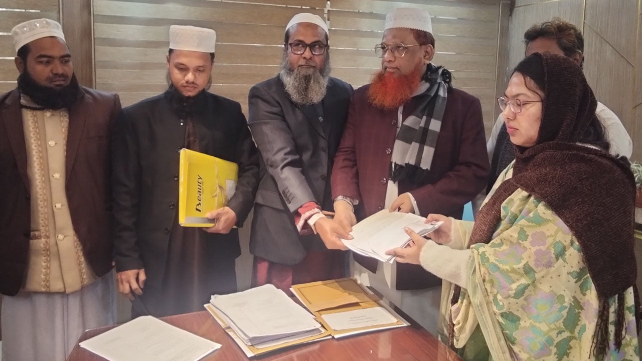 নীলফামারীত- ১ আসনে জমিয়ত মহাসচিবের মনোনয়নপত্র দাখিল