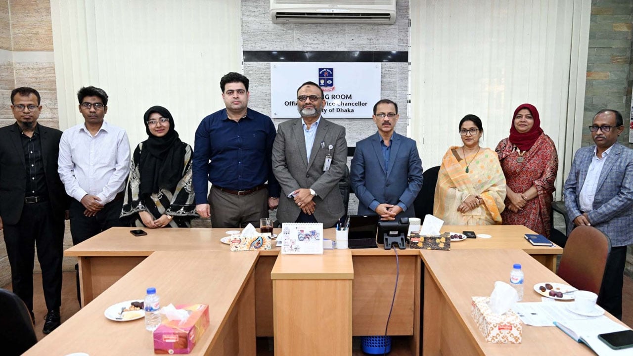 ঢাবি উপাচার্যের সঙ্গে ফিলিস্তিনের কূটনীতিকের সৌজন্য সাক্ষাৎ