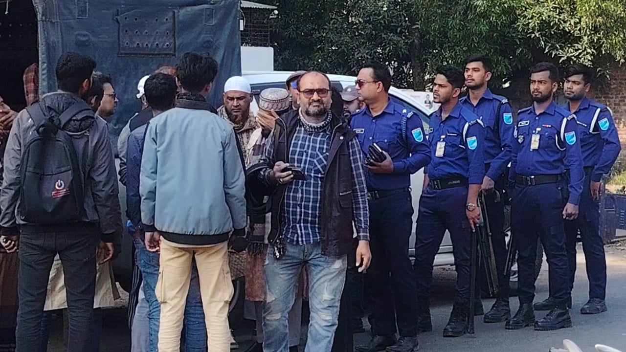 নড়িয়ায় বিএনপি ও জামায়াত সমর্থকদের সংঘর্ষ, নিয়ন্ত্রণে পুলিশ–সেনাবাহিনী