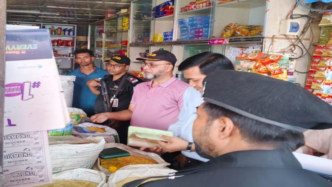 ভোজ্যতেলের কৃত্রিম সংকট রোধে দেশব্যাপী র‍্যাবের অভিযান