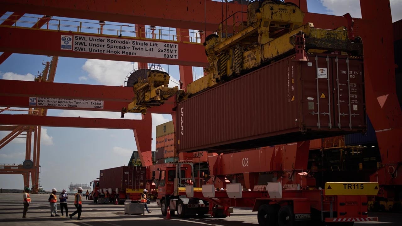 বিশ্বে অর্থনৈতিক সংকট নিয়ে উদ্বেগ বাড়ছে