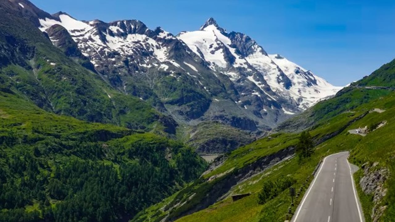 পাহাড়ের বুকে মৃত্যুফাঁদ: যখন সঙ্গীই বড় শত্রু