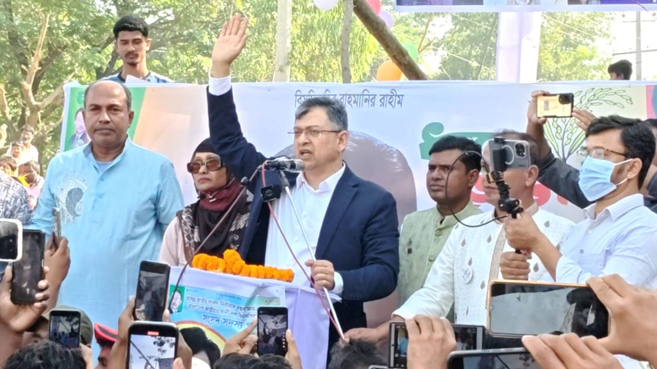 হাসিনা আমাকে হত্যার জন্য গুম করেছিলো: সালাহউদ্দিন আহমদ