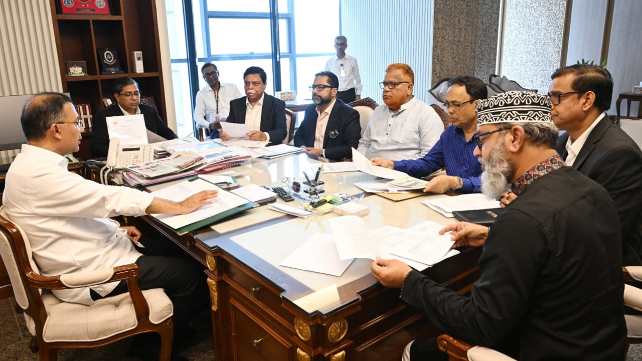 পিরোজপুরের সড়কগুলো দ্রুত মেরামতের নির্দেশ প্রধানমন্ত্রীর