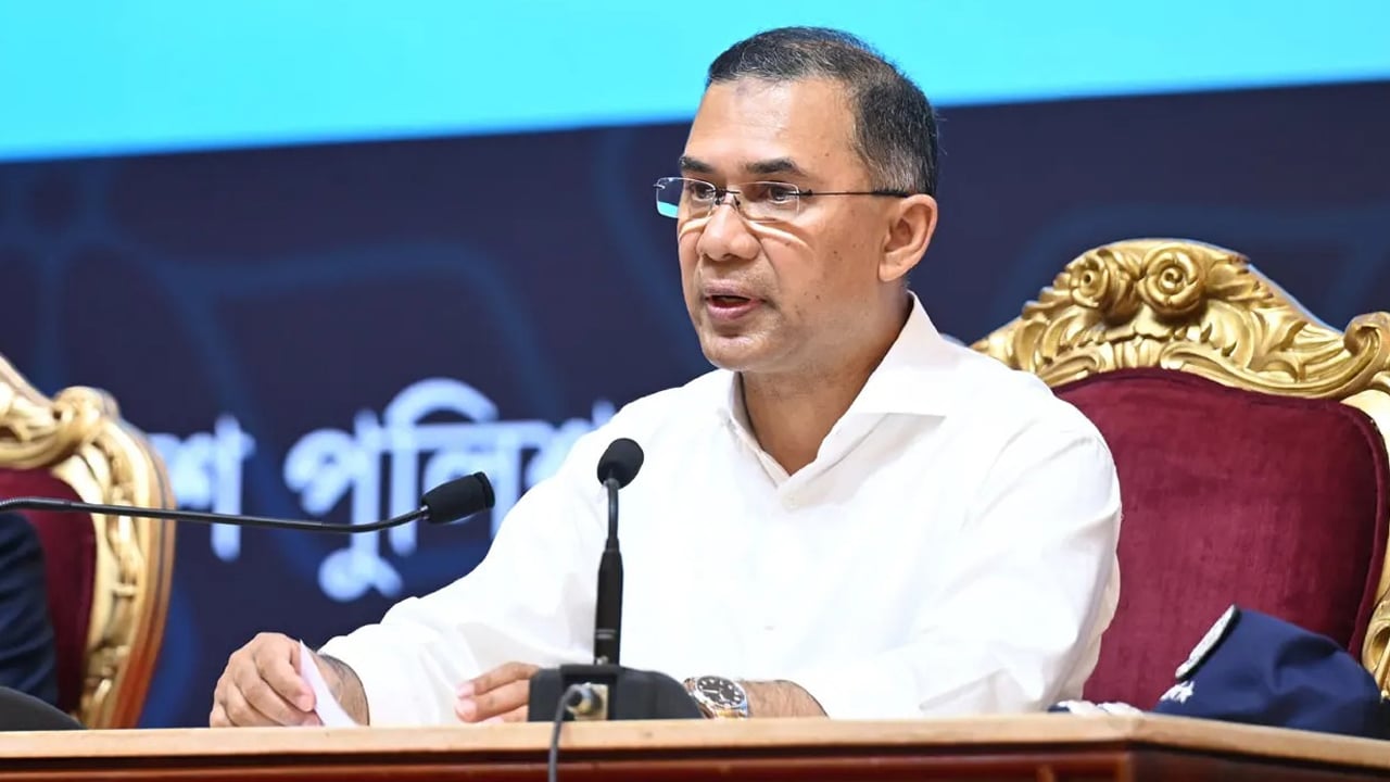 প্রধানমন্ত্রীর কাছে ঝুঁকিভাতা-ওভারটাইম বিলসহ এক গুচ্ছ দাবি পুলিশের