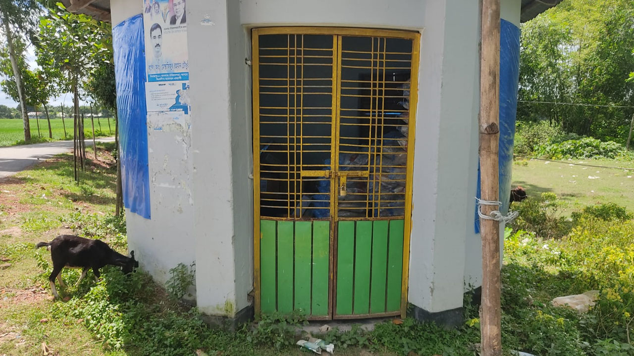 পুলিশ ফাঁড়ি এখন প্রভাবশালীর গোডাউন