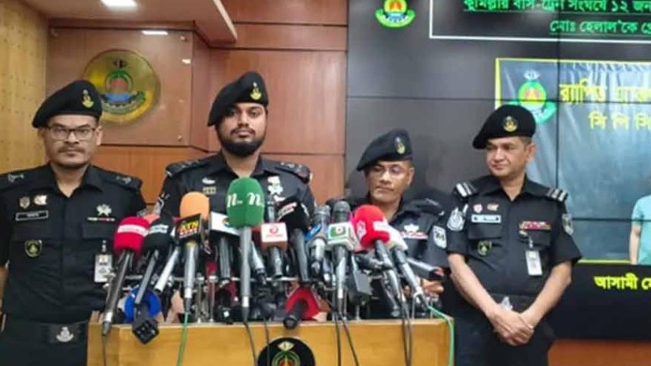 ২ গেটম্যানের অবহেলায় কুমিল্লায় বাস-ট্রেন দুর্ঘটনা: র‌্যাব