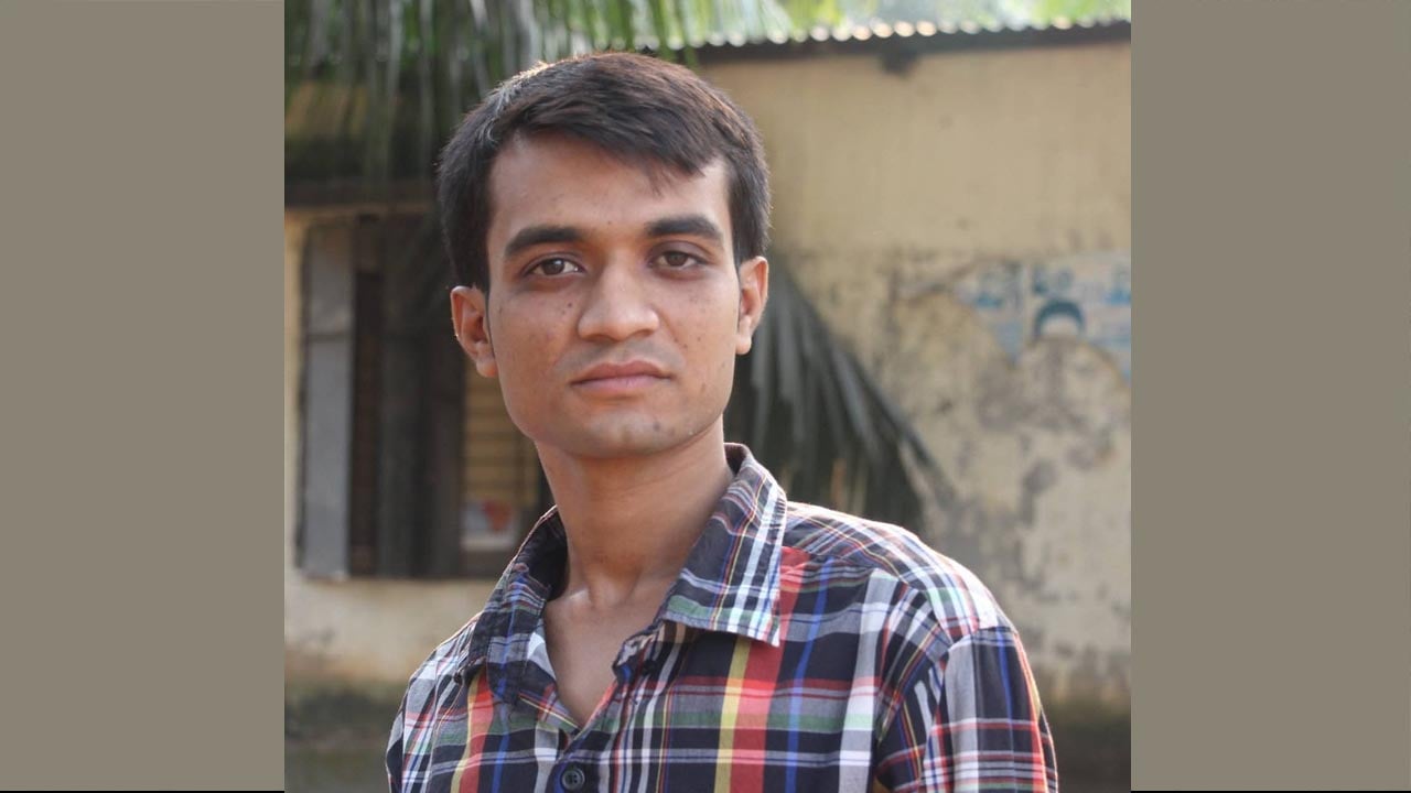 ট্রাকের চাপায় পিষ্ট হয়ে ওয়ালটন শো-রুমের ম্যানেজারের মৃত্যু