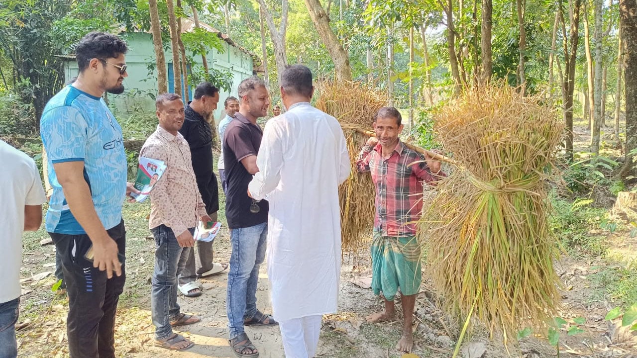 রাজনগরে ঘরে ঘরে বিএনপির ৩১ দফার লিফলেট
