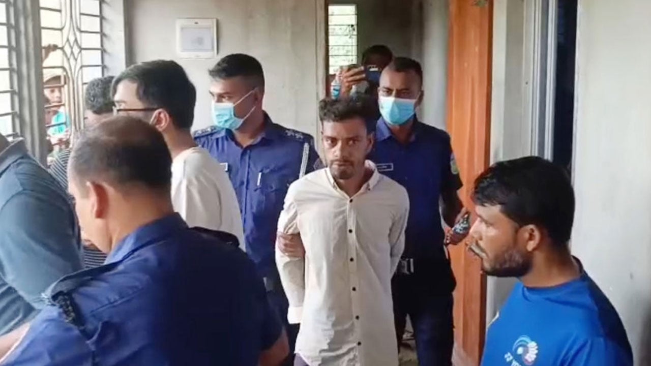 জুয়ার টাকা না পেয়ে বাবা-মাকে হত্যা করলো ছেলে