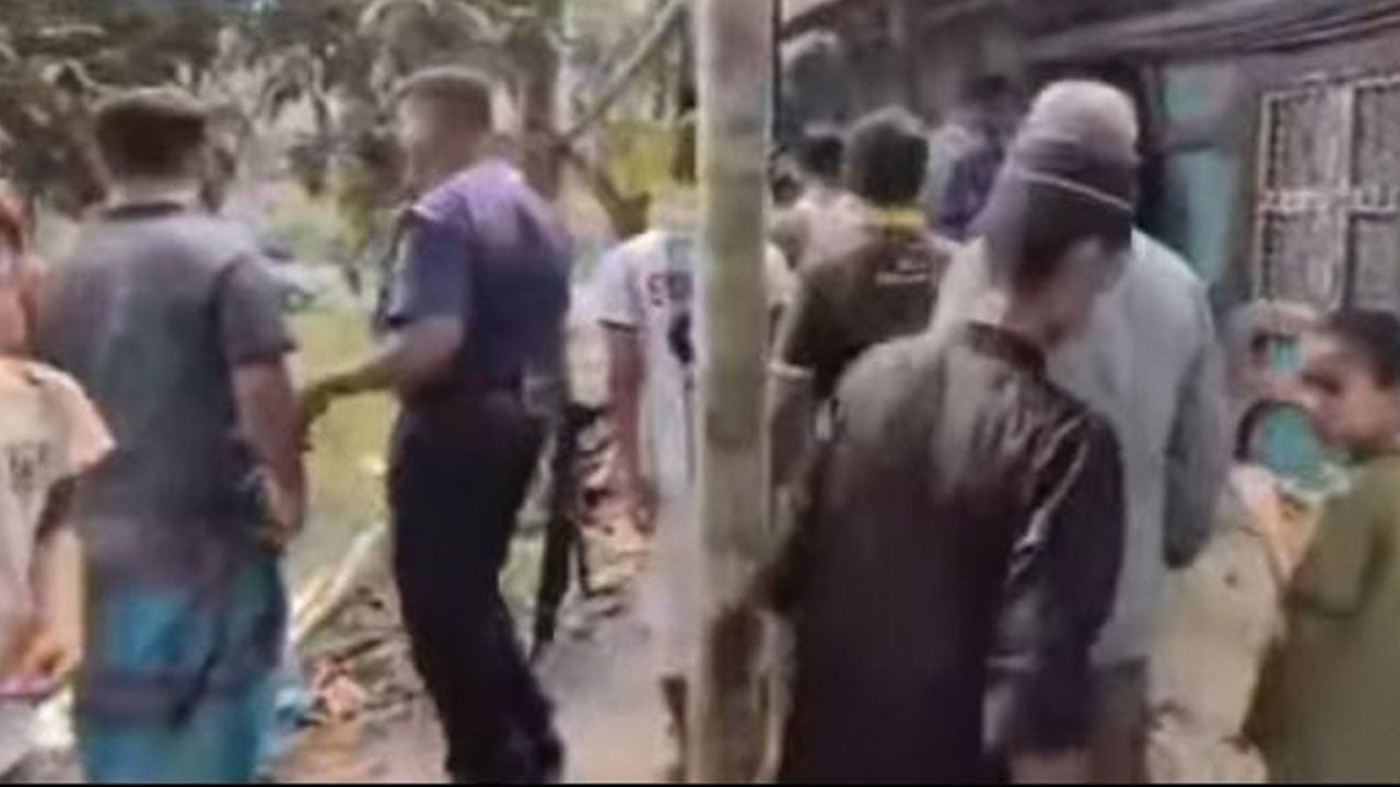 রামগঞ্জে রাস্তায় পড়ে ছিল বিদ্যুতের তার, প্রাণ গেল গৃহবধূর