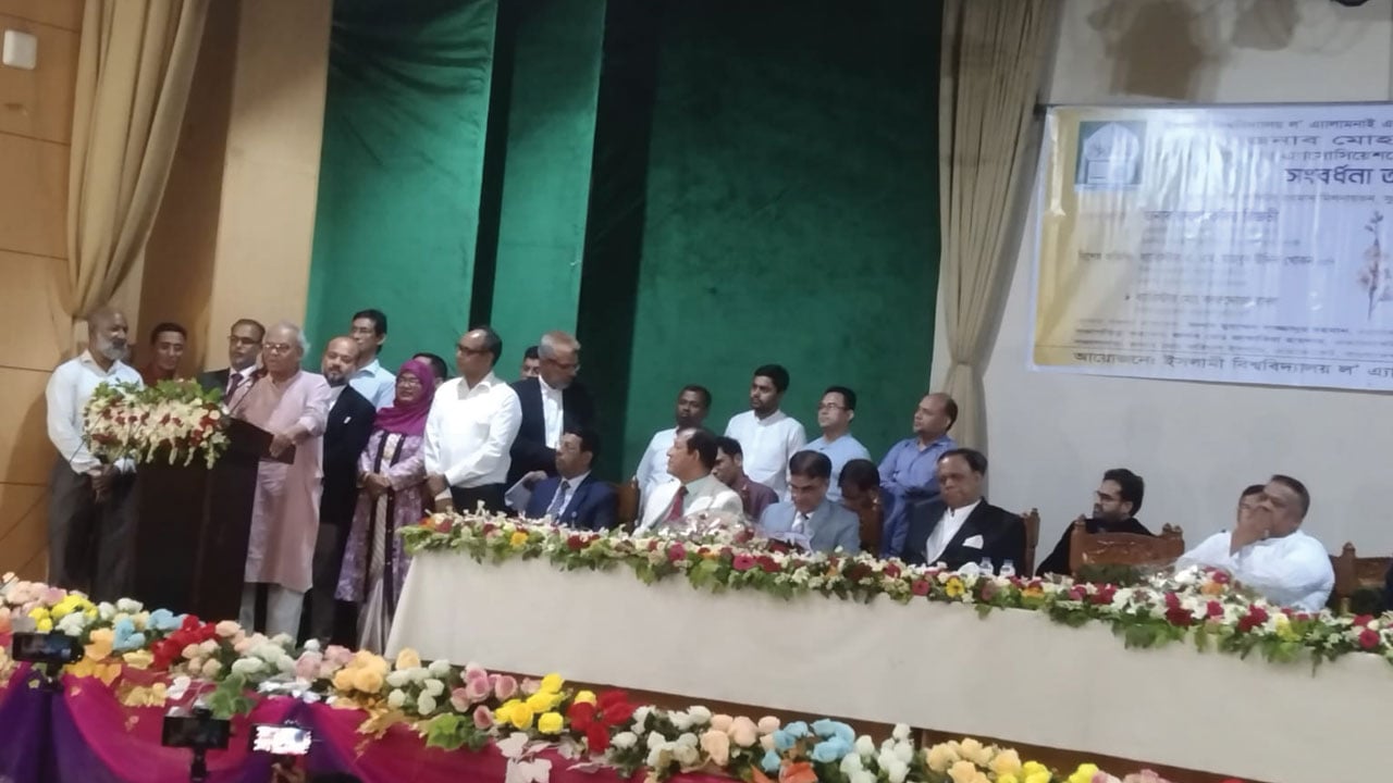 হাসিনার আমলে প্রধানমন্ত্রীর কার্যালয় থেকে আদালতের রায় আসত:রিজভী
