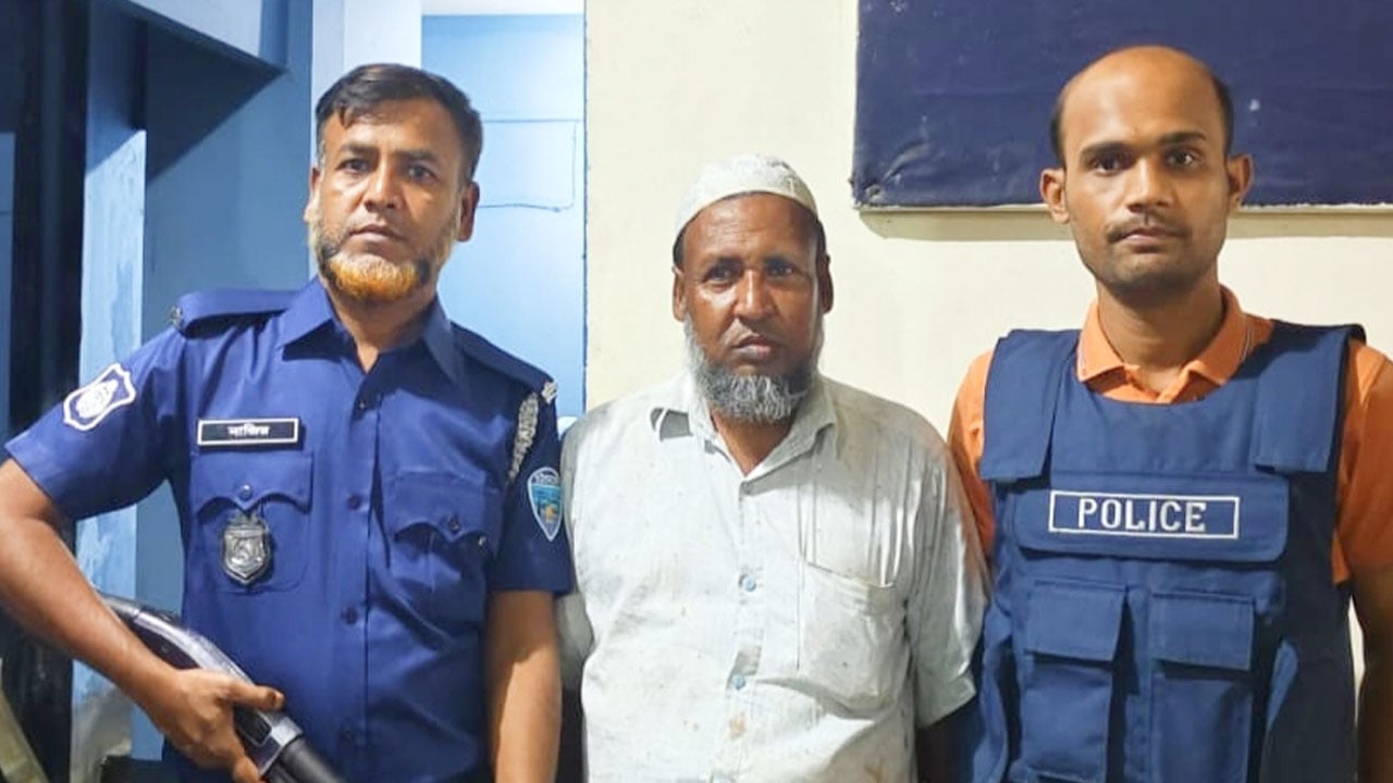 নাশকতার চেষ্টাকালে পুলিশের হাতে আ.লীগ নেতা আটক