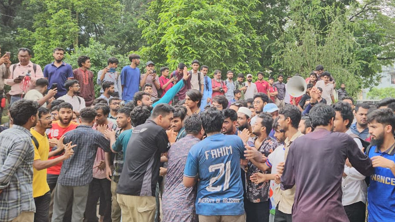 অবশেষে রাকসুর ভোটার হচ্ছেন প্রথম বর্ষের শিক্ষার্থীরা