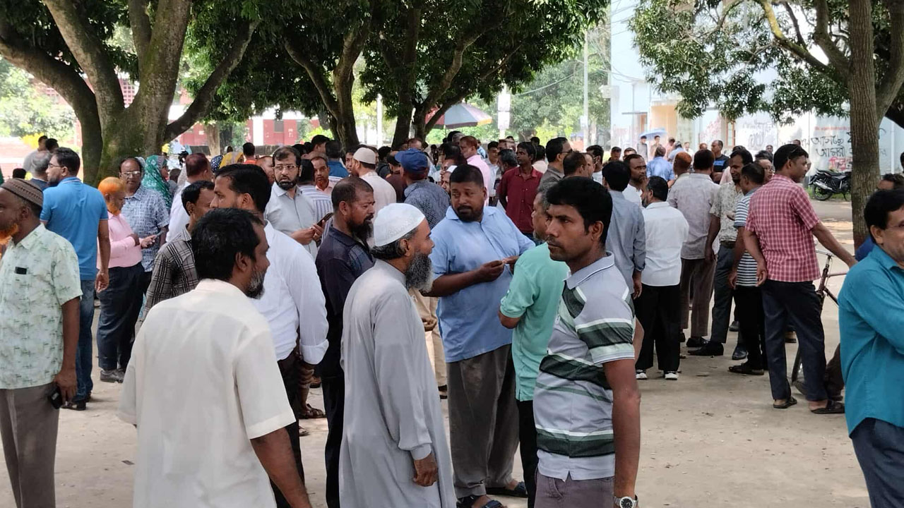রাবিতে কর্মকর্তা-কর্মচারীদের এবার পূর্ণদিবস কর্মবিরতি