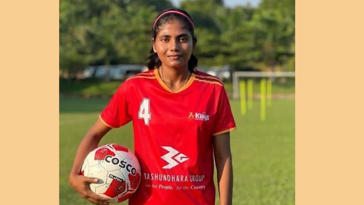 রাকসুতে ছাত্রদলের প্যানেলে জাতীয় দলের নারী ফুটবলার
