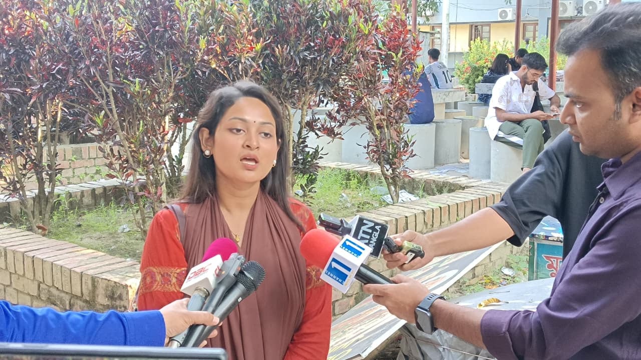 কারা জরিপ করেছে, জানে না শিক্ষার্থীরা : এজিএস প্রার্থী এশা