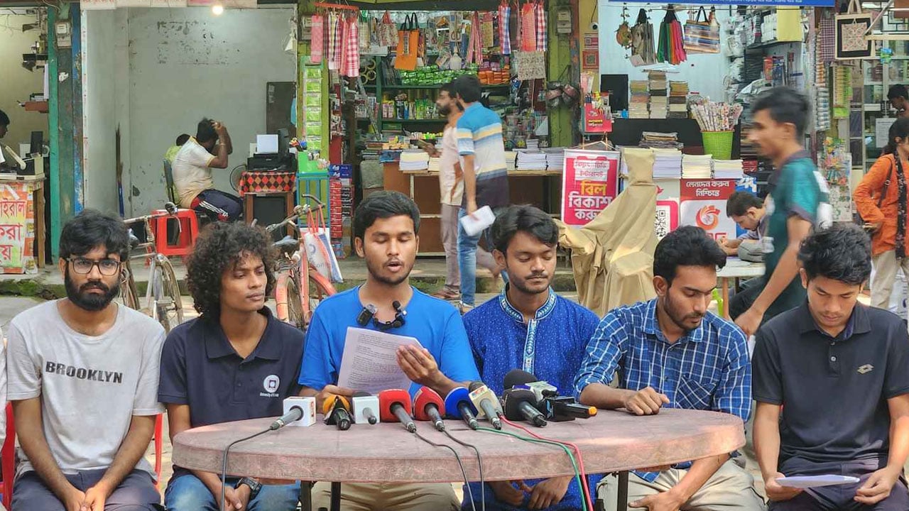 রাকসু নির্বাচন: ১৬ দফা ইশতেহার দিল গণতান্ত্রিক শিক্ষার্থী পর্ষদ