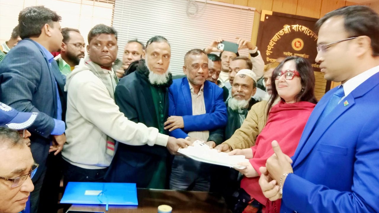 ধানমন্ডিতে পাঁচ ফ্ল্যাট ও ৫ কাঠা জমির মালিক রুমিন ফারহানা, নগদ অর্থ ৩২ লাখ