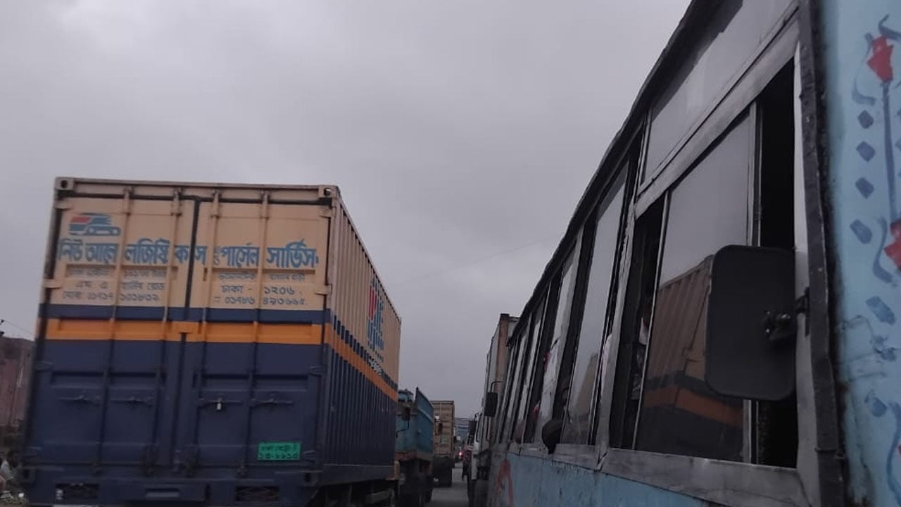 ঢাকা-সিলেট মহাসড়কে তীব্র যানজট