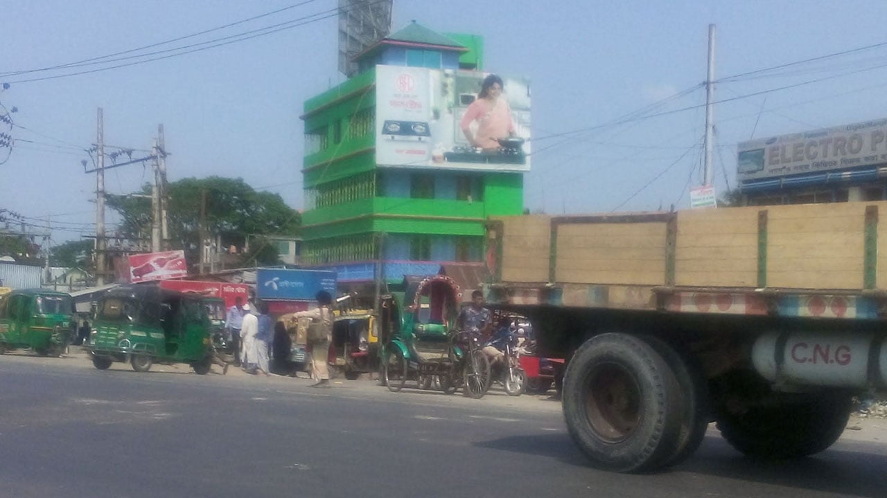ডাকাতি আর চুরি-ছিনতাইয়ে অতিষ্ট এলাকাবাসী, নির্বিকার পুলিশ