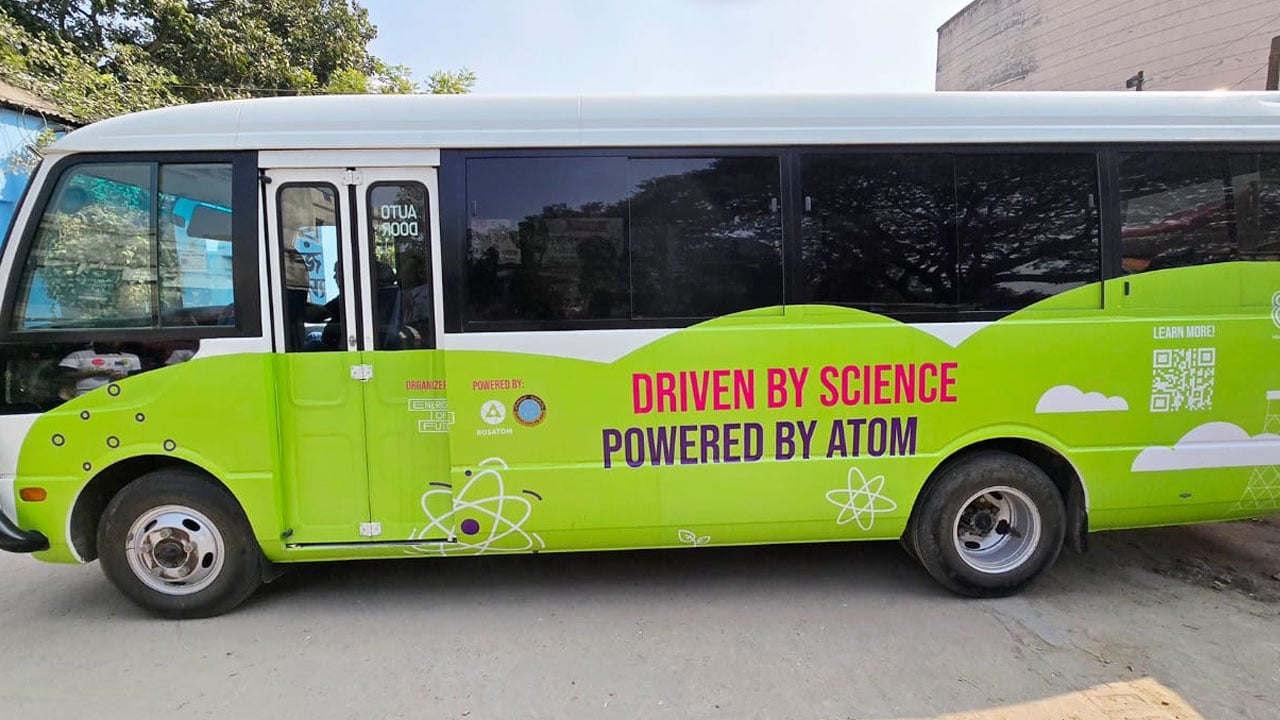 চালুর আগে প্রচারাভিযানে রূপপুর প্রকল্পের ‘পারমাণবিক বাস’