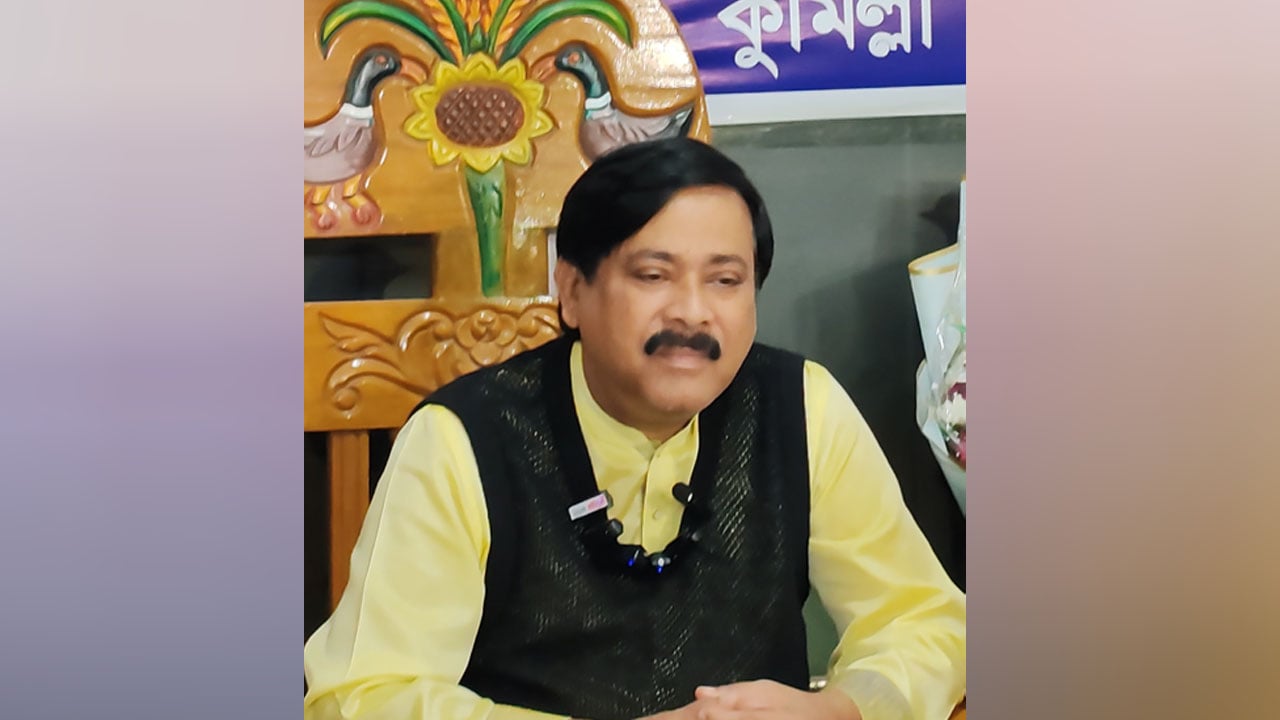 মনোনয়ন ফরম তুলে মনিরুল হক সাক্কু বললেন: ‘ভুল করেছি, এটা ঠিক হয়নি’