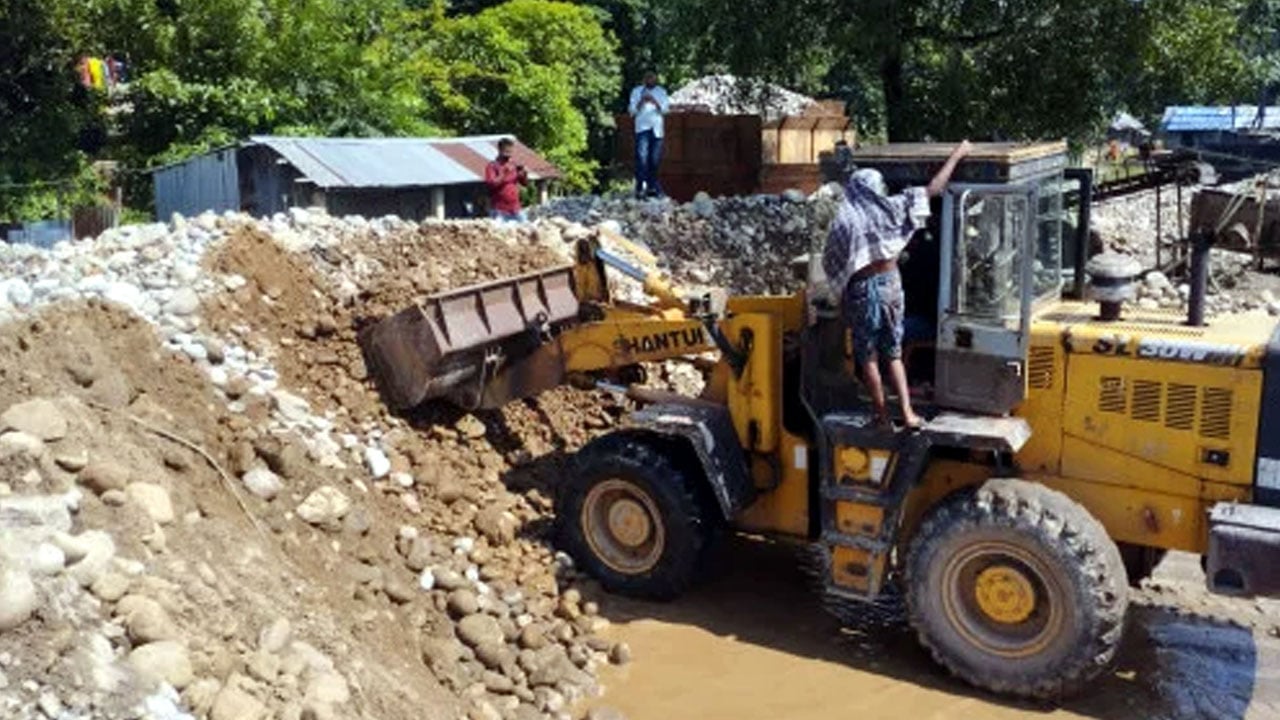 লুট হওয়া আড়াই লাখ ঘনফুট সাদা পাথর উদ্ধার