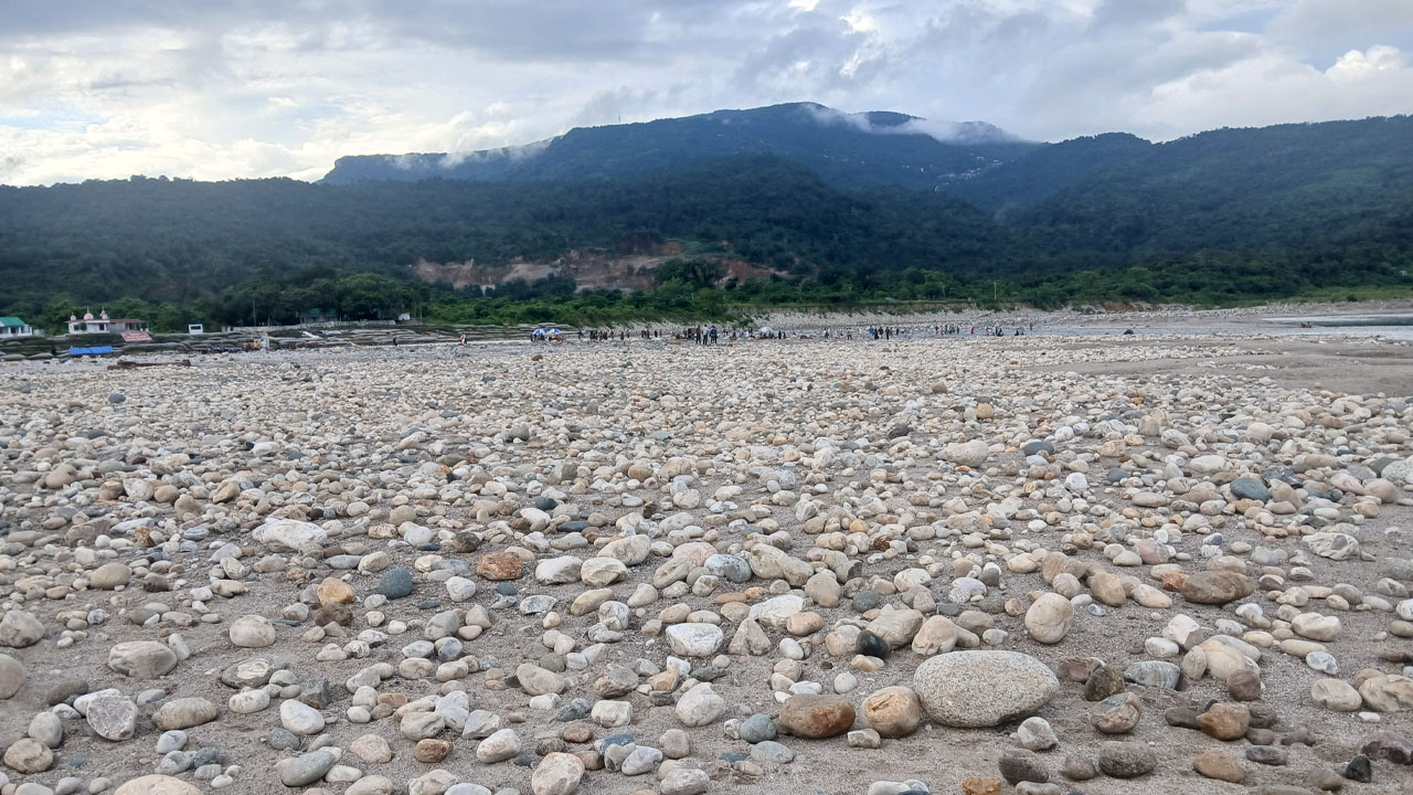 ফিরছে সাদাপাথর, বাড়ছে সৌন্দর্য