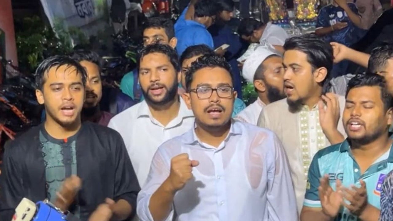 ‘কোটা গেছে যেই পথে, কমিটি যাবে সেই পথে’ স্লোগানে ঢাবিতে বিক্ষোভ  