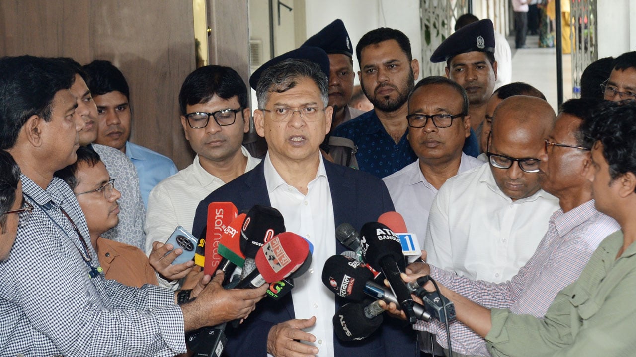 ডেথ রেফারেন্স শুনানি এগিয়ে আনতে দৃষ্টি আকর্ষণ করা হবে: স্বরাষ্ট্রমন্ত্রী