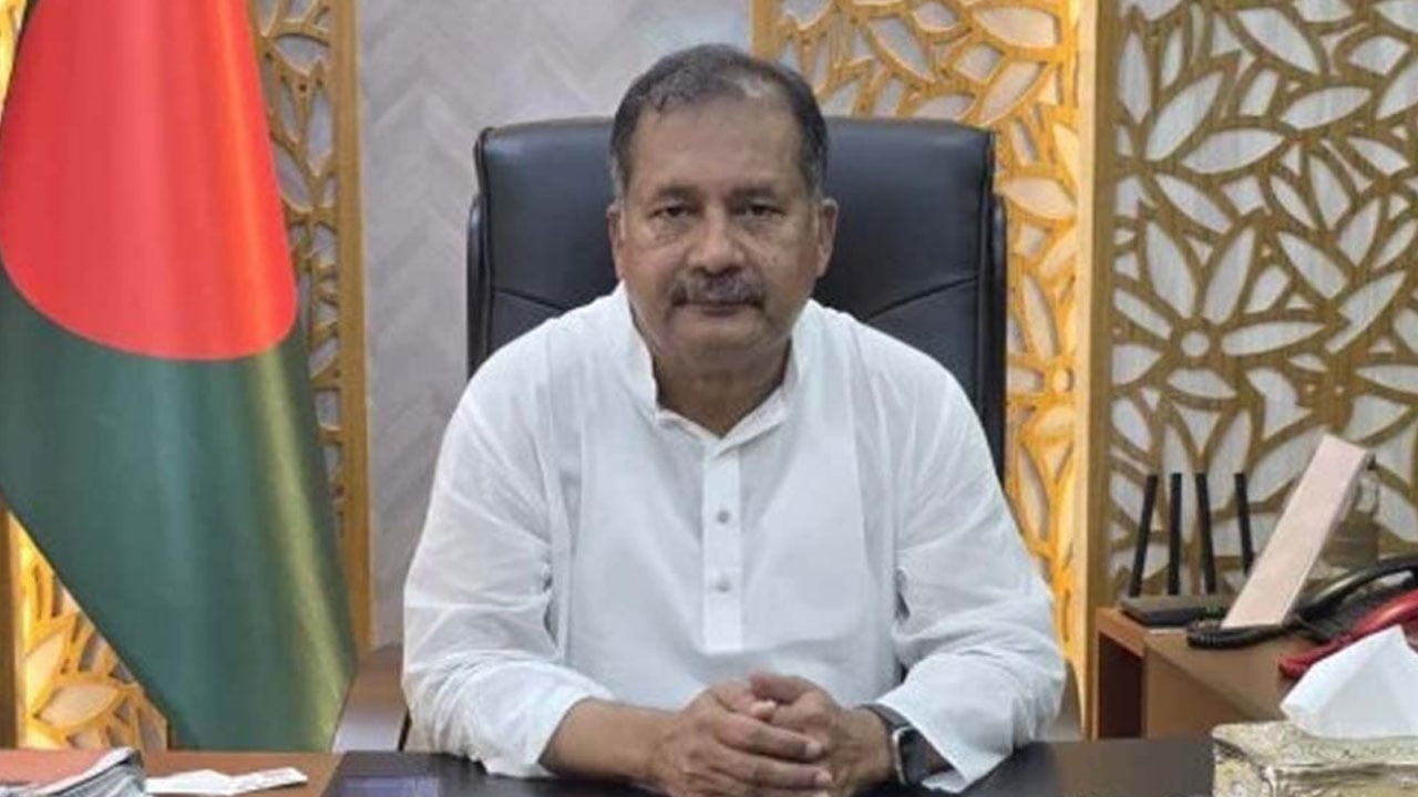 সরকারি সফরে চীন গেলেন তথ্যমন্ত্রী