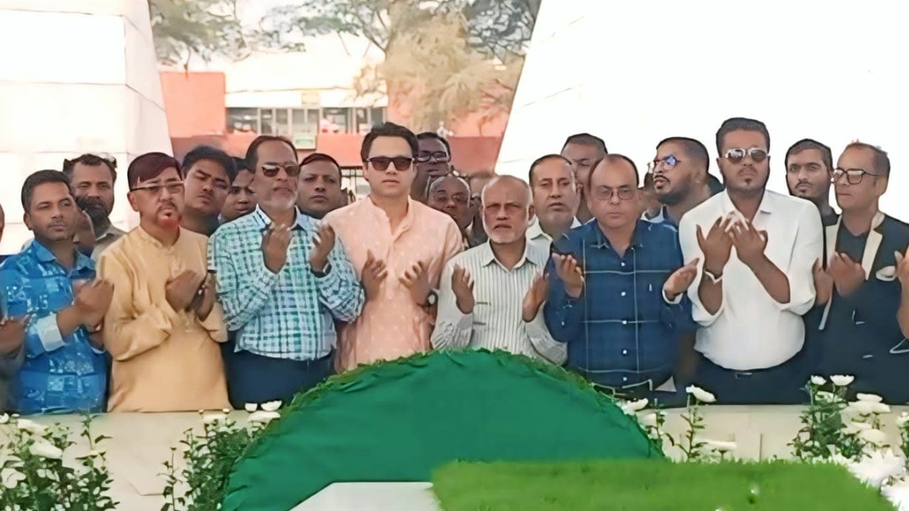 জিয়া-খালেদার সমাধিতে সাঈদ আল নোমানের শ্রদ্ধা