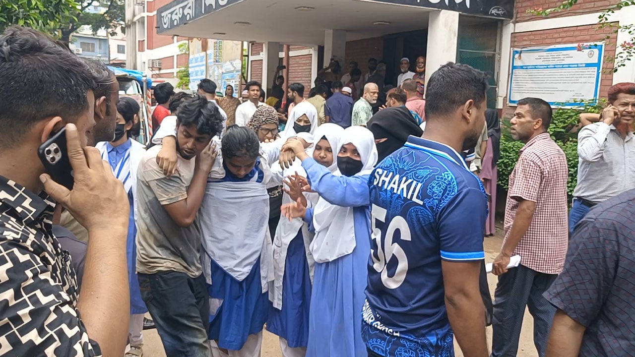 বিদ্যালয়ে ল্যাবে আগুন, ২৫ শিক্ষার্থী আহত