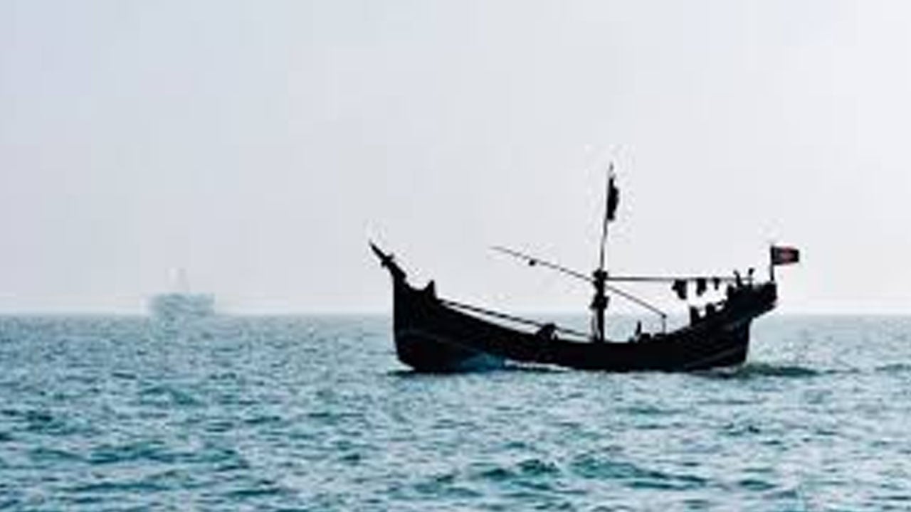 বঙ্গোপসাগরে তিনদিন ধরে নিখোঁজ ৮ জেলে