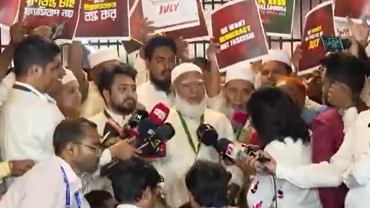 রাষ্ট্রপতির তিন অপরাধের কারণে আমরা সংসদ থেকে বের হয়ে এসেছি: বিরোধীদলীয় নেতা