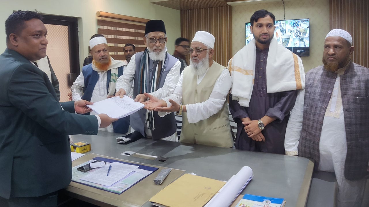মনোনয়নপত্র জমা দিলেন শাহজাহান চৌধুরী