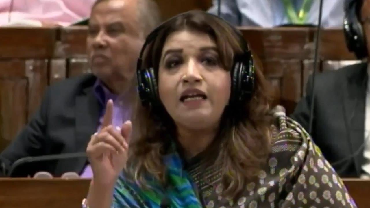 জ্বালানি সংকট নিয়ে পররাষ্ট্র প্রতিমন্ত্রীর বক্তব্যে বিরোধীদলীয় এমপিদের প্রতিবাদ