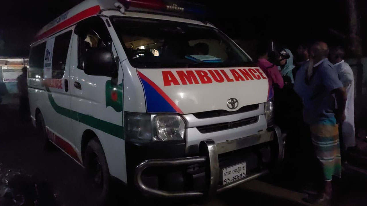 অ্যাম্বুলেন্সে বাধায় নবজাতক মৃত্যু, সবুজের বাবার বিরুদ্ধে তদন্ত কমিটি