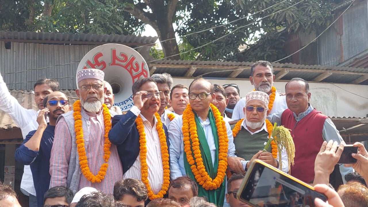 রাস্তাঘাট থেকে নদীভাঙন সব সংকট সমাধানের প্রতিশ্রুতি বিএনপি প্রার্থীর