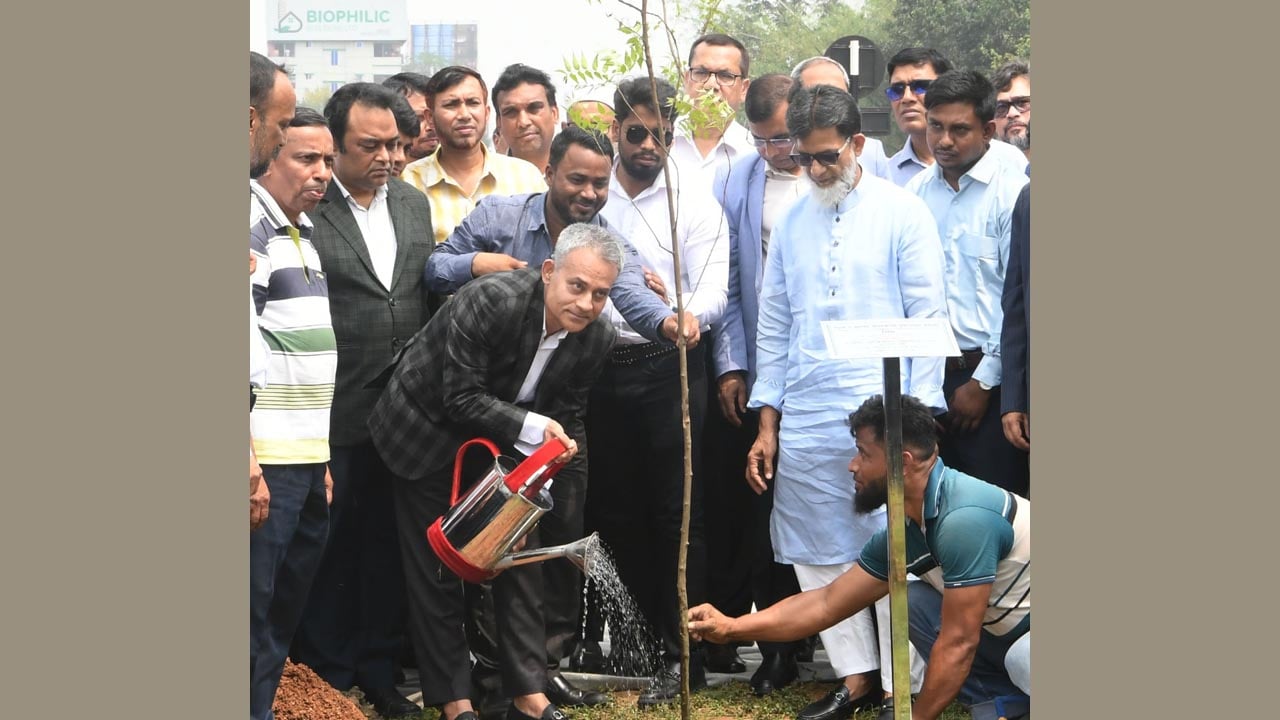 বৃক্ষরোপণকে সামাজিক নয়, ব্যক্তি আন্দোলনে রূপ দিতে চাই