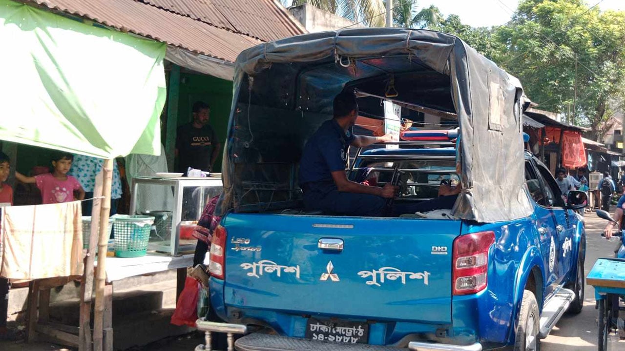 শিবচরে চা দোকানির ঝুলন্ত লাশ উদ্ধার