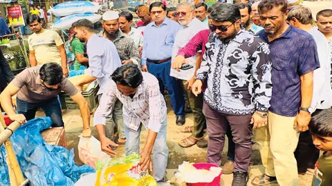 শনির আখড়ায় ডিএসসিসি ও বিএনপির যৌথ উচ্ছেদ অভিযান