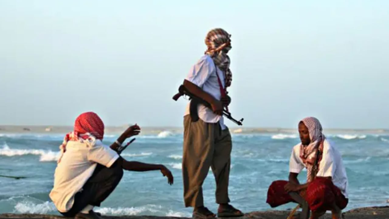 সোমালিয়া উপকূলে জলদস্যুতা বেড়ে যাওয়ায় নিরাপত্তা নিয়ে উদ্বেগ