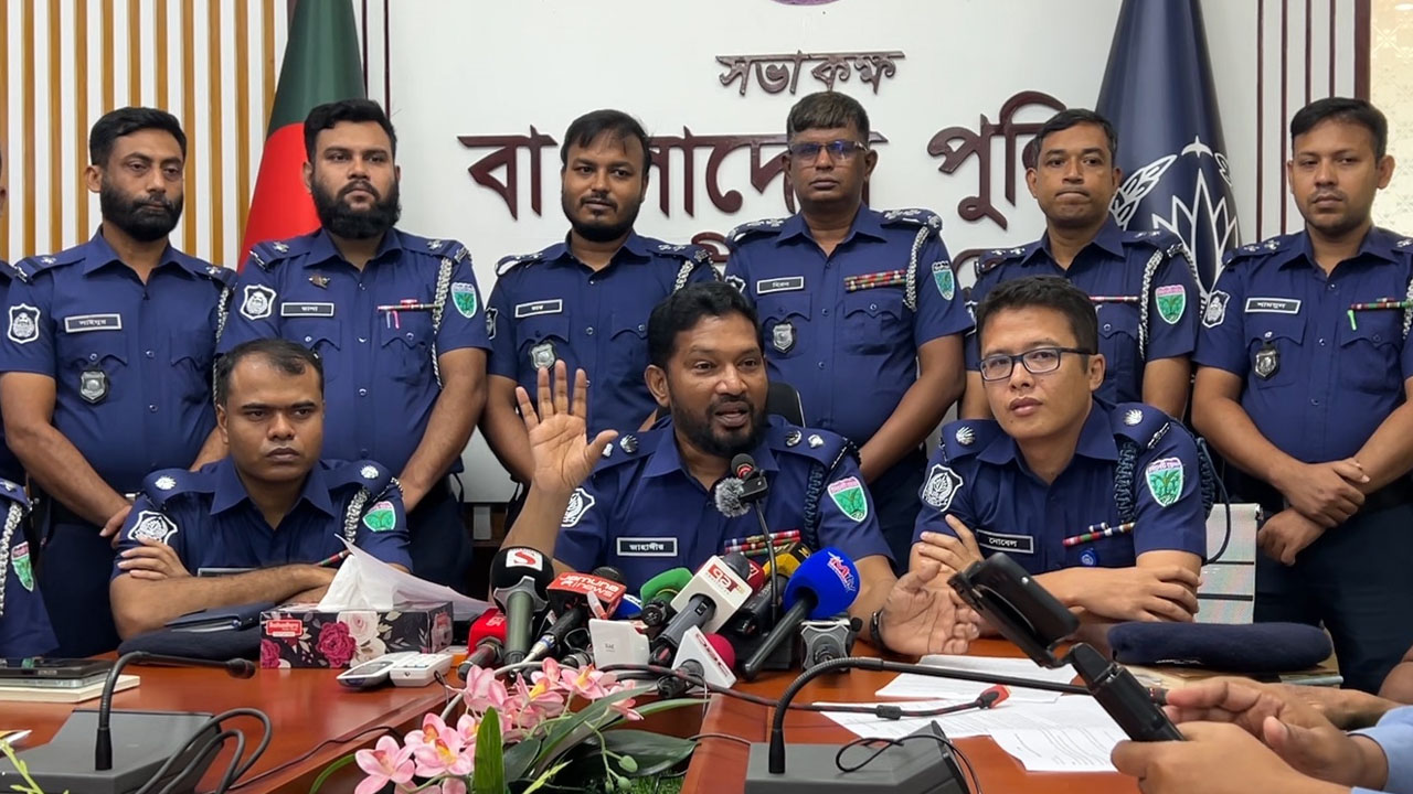 নামাজ শেষে দোকানে ফিরতেই ব্যবসায়ীকে ক্রেতা সেজে হত্যা