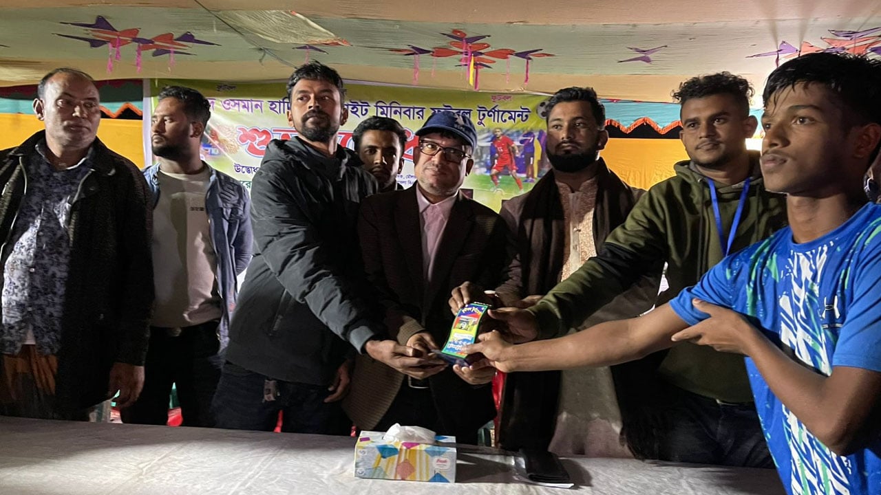 শ্রীমঙ্গলে ‘শহীদ ওসমান হাদি’ ফুটবল টুর্নামেন্টের উদ্বোধন