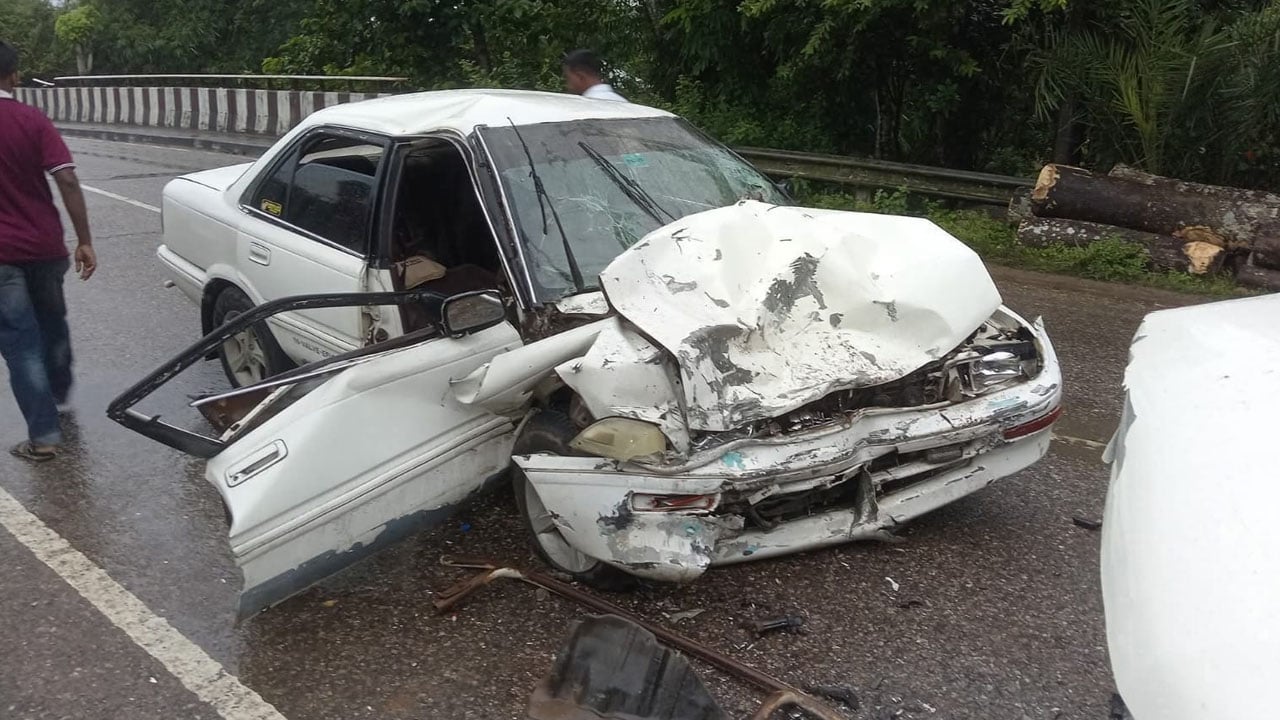 শ্রীমঙ্গলে প্রাইভেটকার-মাইক্রোবাস সংঘর্ষে ব্যবসায়ী নিহত